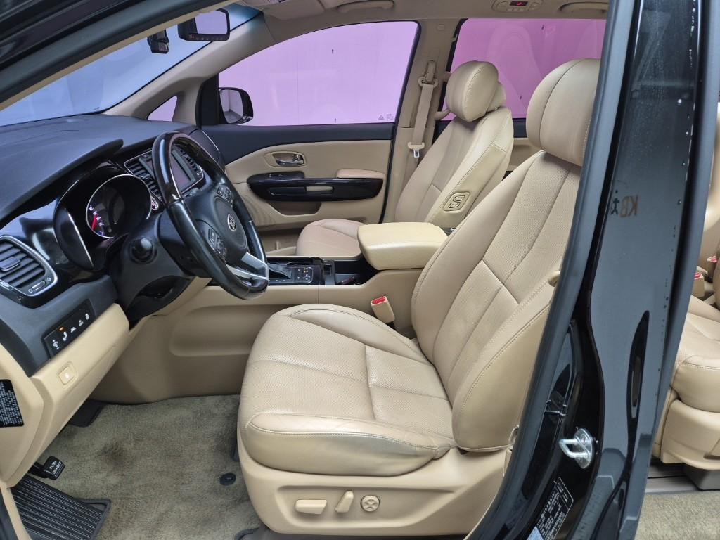 KIA Carnival - Vista 10