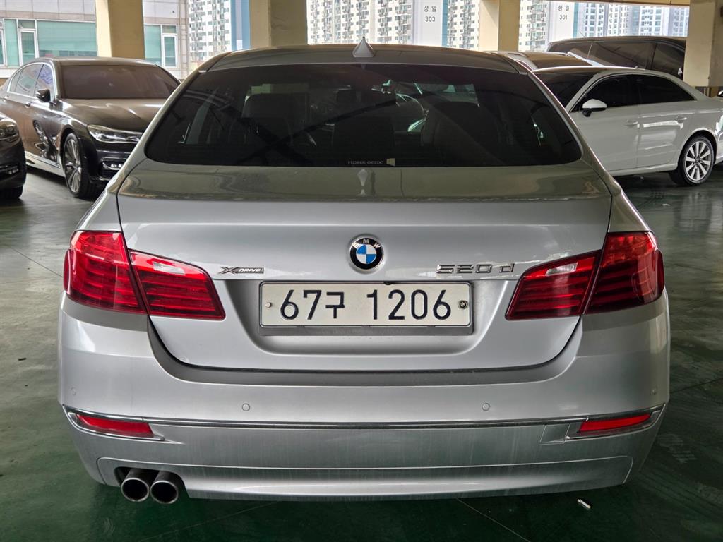 BMW 5 Series - Vista 4