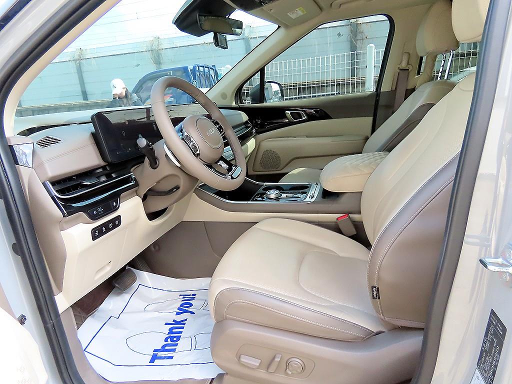 KIA Carnival - Vista 5