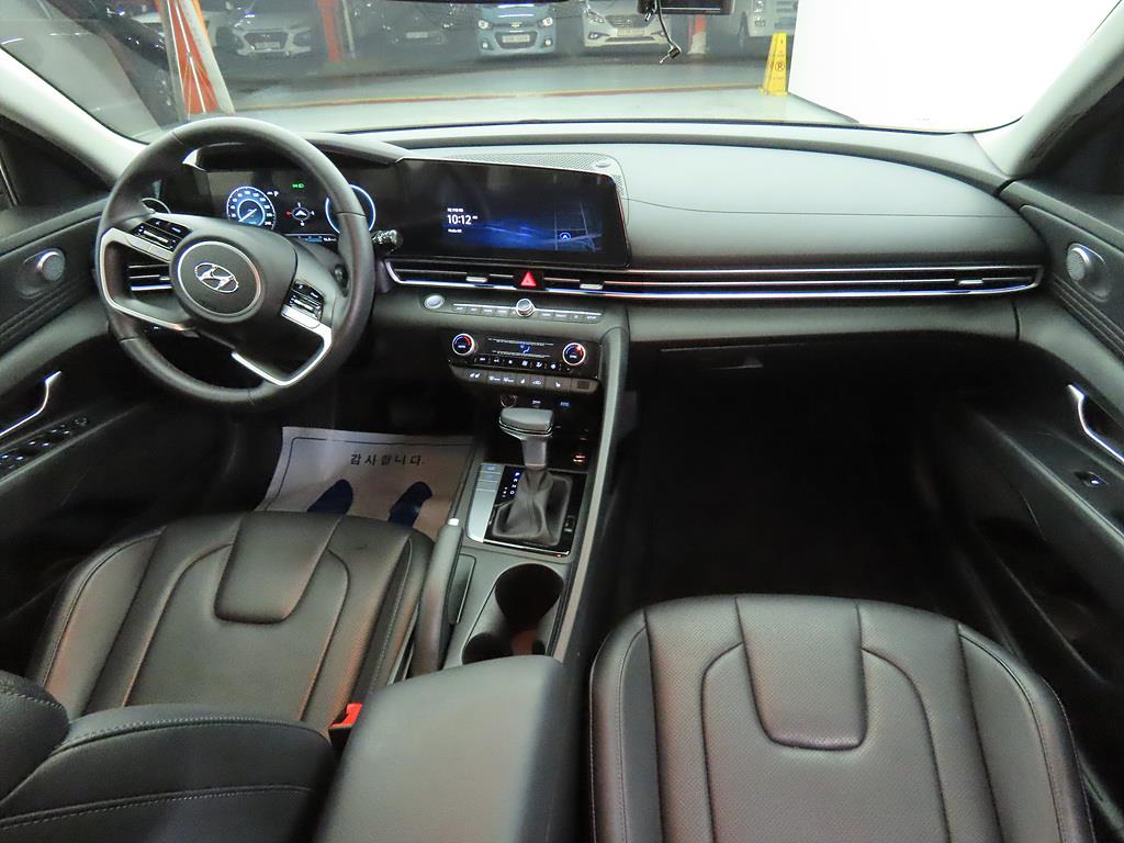 HYUNDAI Avante - Vista 5