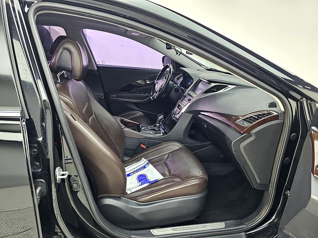 HYUNDAI Grandeur - Vista 11