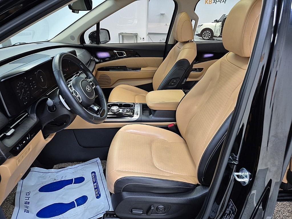 KIA Carnival - Vista 11