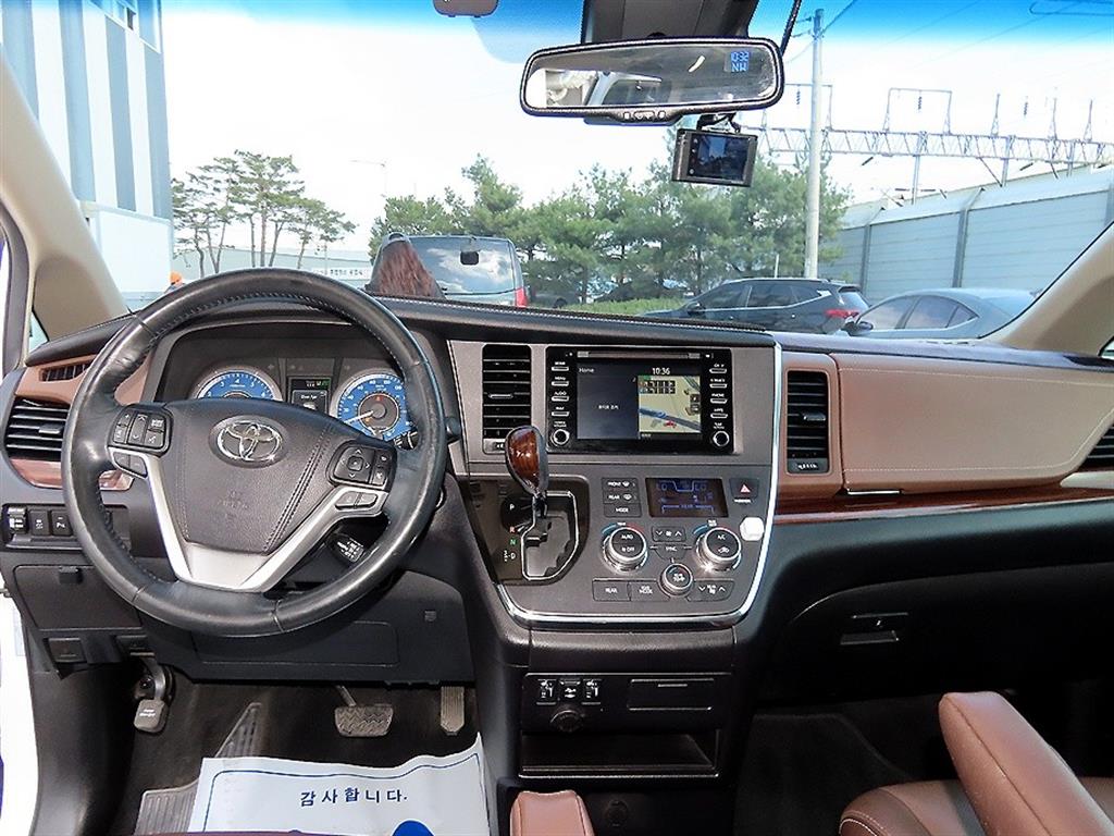 Toyota Siena - Vista 7