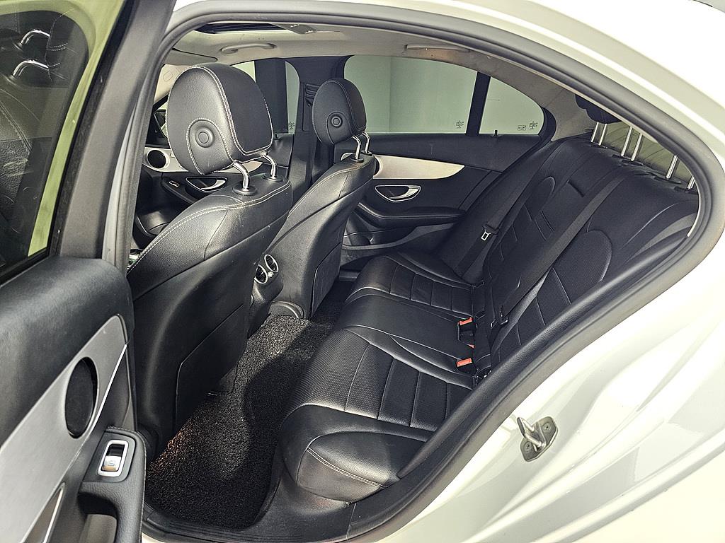 Mercedes Benz C Class - Vista 9