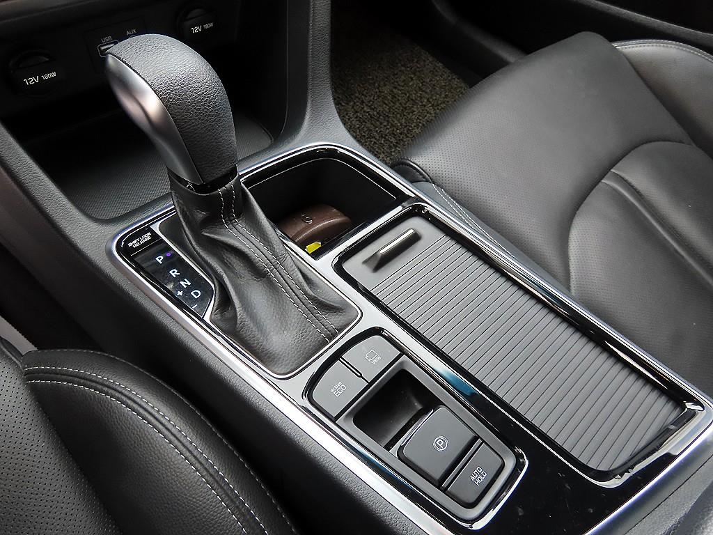 HYUNDAI Sonata - Vista 10