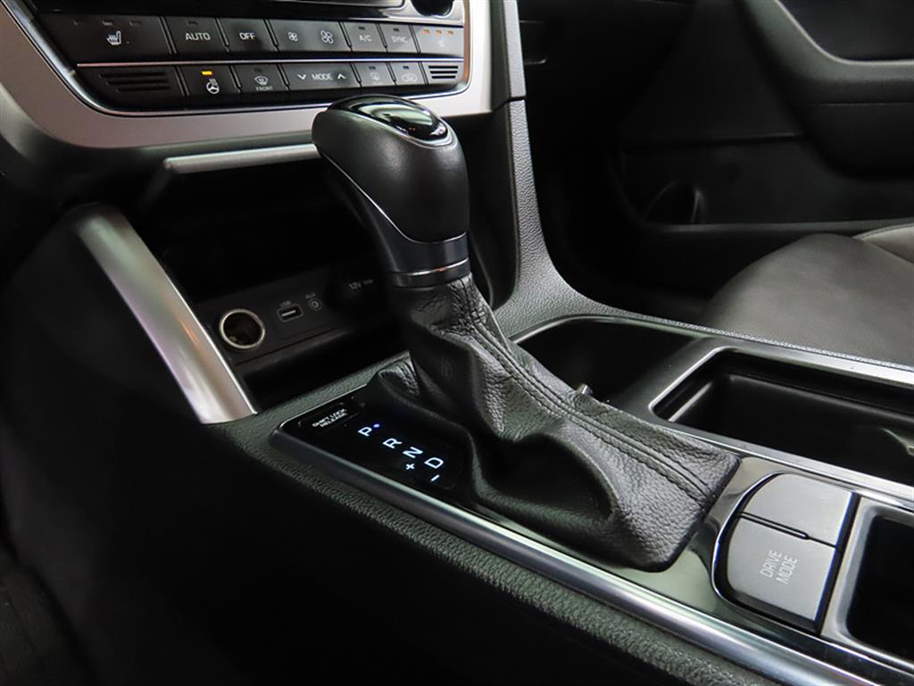 HYUNDAI Sonata - Vista 11