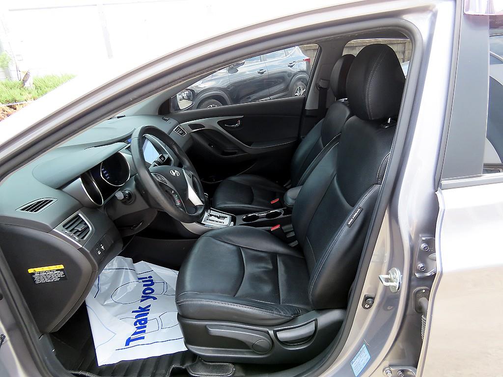 HYUNDAI Avante - Vista 5