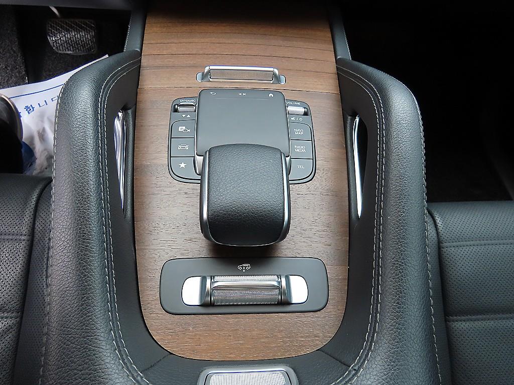 Mercedes Benz GLE Class - Vista 12