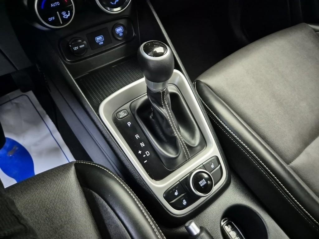 HYUNDAI Venue - Vista 12