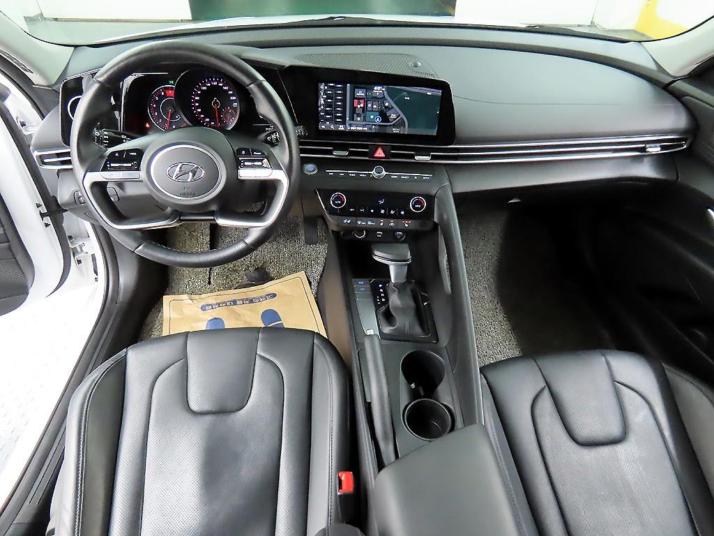 HYUNDAI Avante - Vista 7