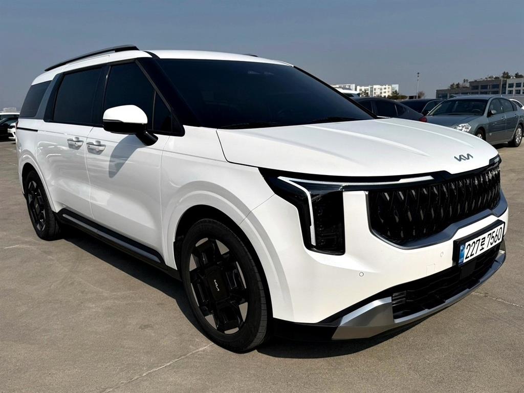 KIA Carnival - Vista 5