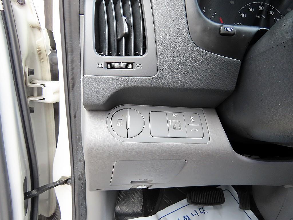 HYUNDAI Starex 2015 Blanco - Importación desde Corea - HF Imports Iquique - Foto 13