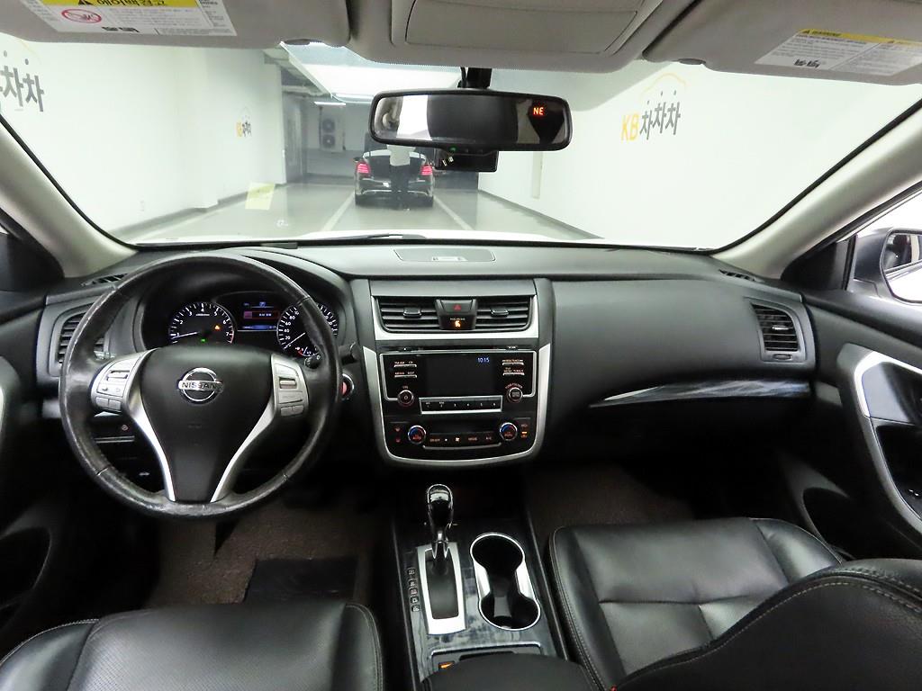 Nissan Altima - Vista 7