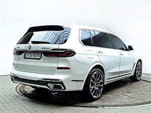 BMW X7 - Vista 8