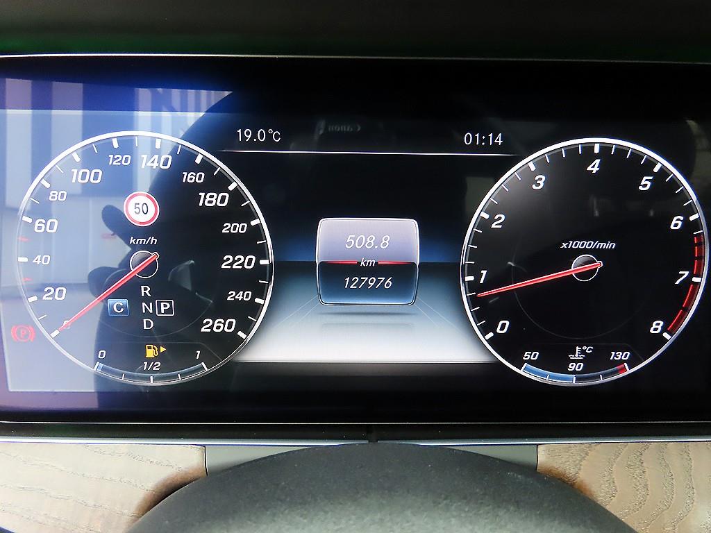 Mercedes Benz E class - Vista 9