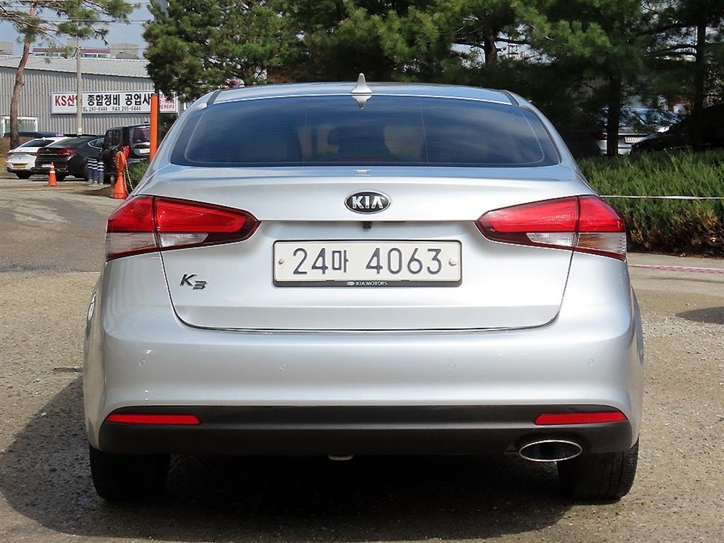 KIA K3 - Vista 4