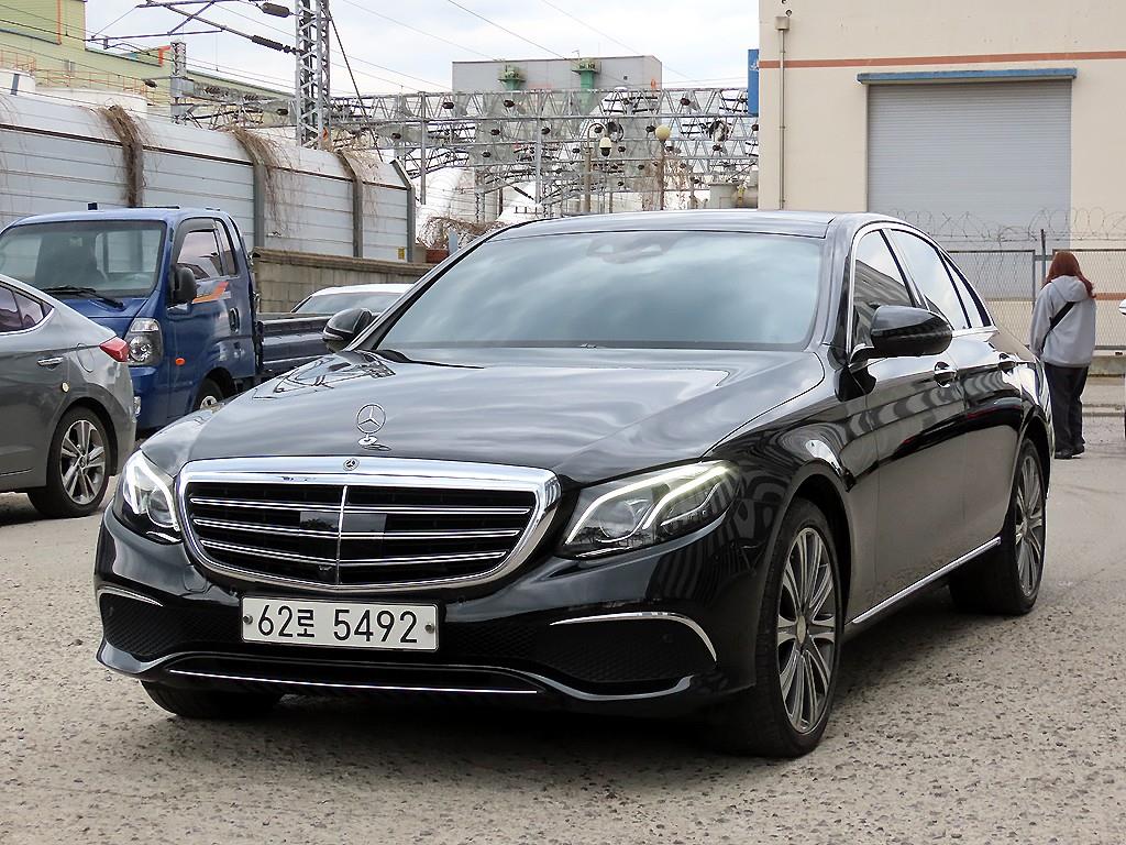 Mercedes Benz E class - Vista 2