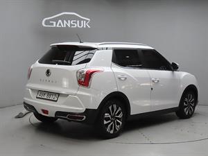 Ssangyong Tivoli - Vista 8