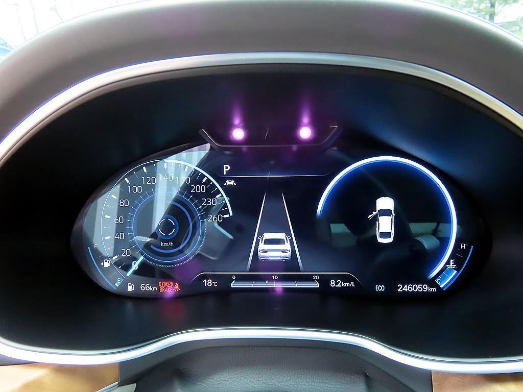 Genesis G80 - Vista 9