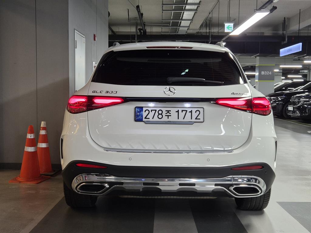 Mercedes Benz GLC Class - Vista 4