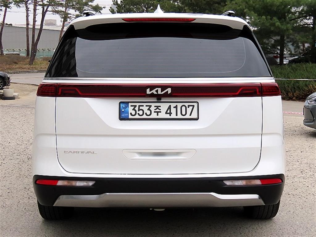 KIA Carnival - Vista 4
