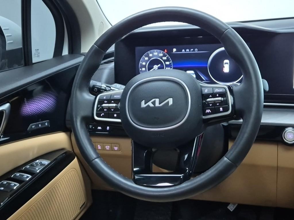 KIA Carnival - Vista 9