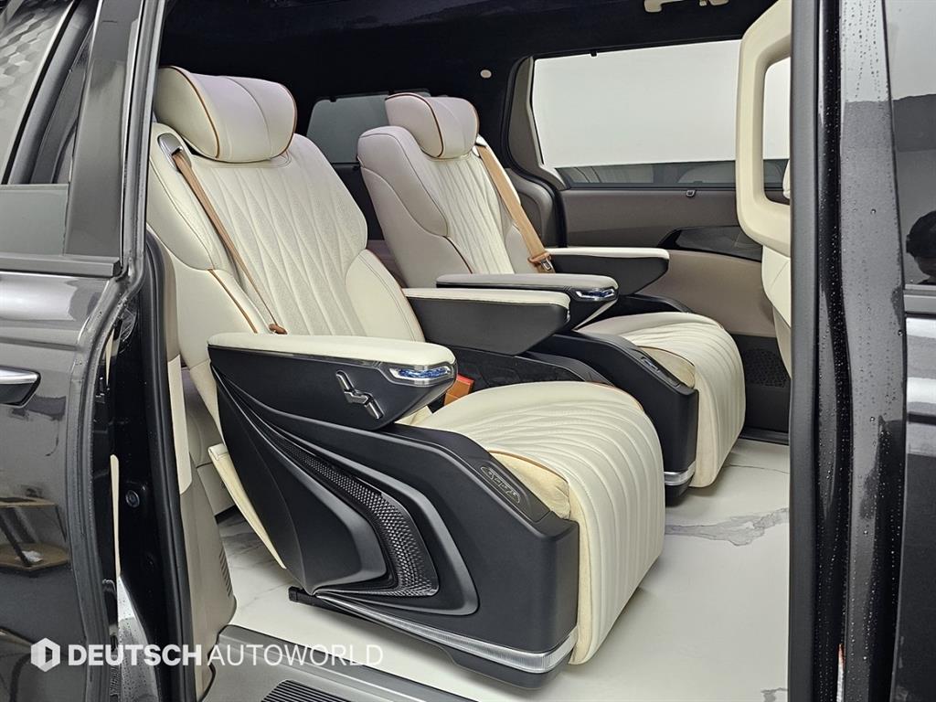 KIA Carnival - Vista 12