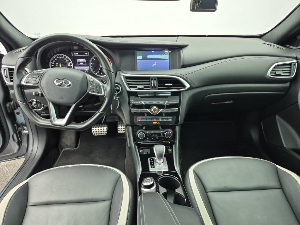 Infiniti Q - Vista 5