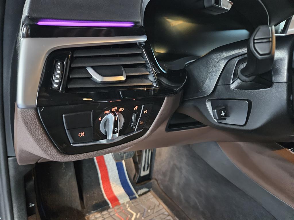 BMW 5 Series 2022 Negro - Importación desde Corea - HF Imports Iquique - Foto 13