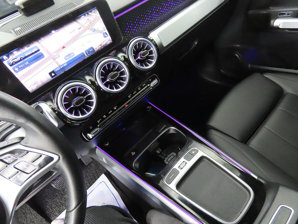 Mercedes Benz GLB Class - Vista 8