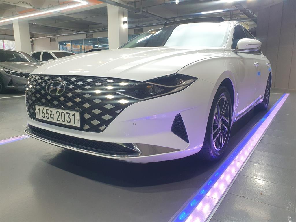 HYUNDAI Grandeur - Vista 3