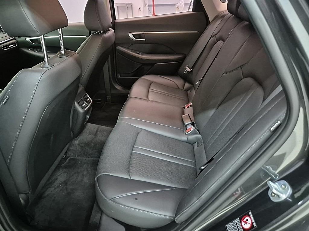 HYUNDAI Sonata - Vista 12