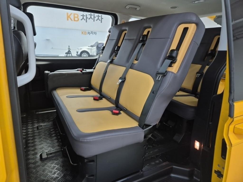 HYUNDAI Staria - Vista 12