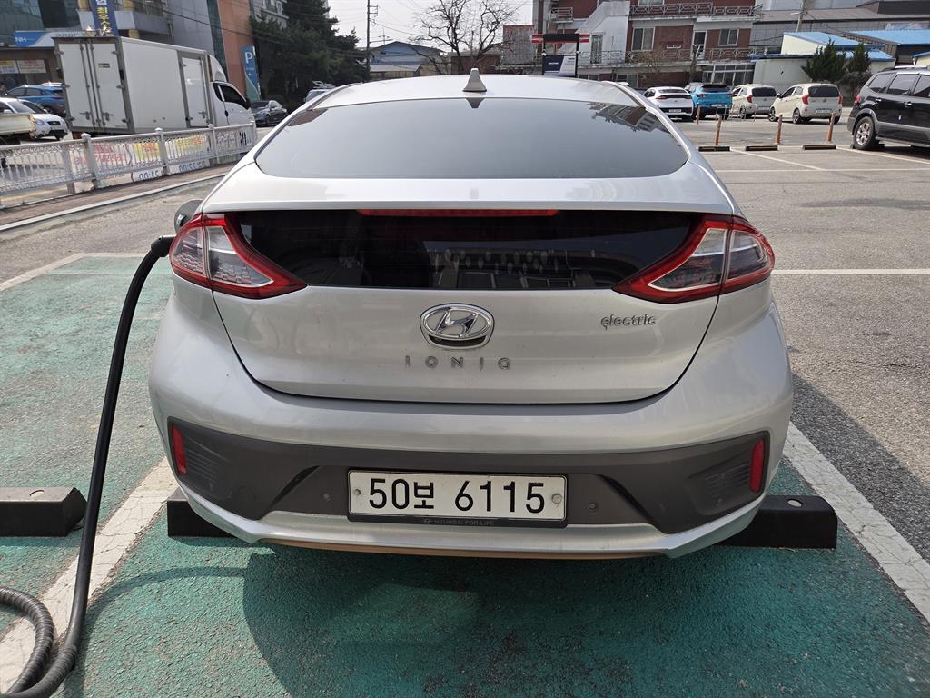 HYUNDAI Ioniq - Vista 2