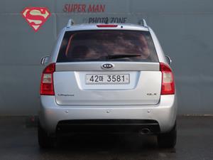 KIA Carens - Vista 8