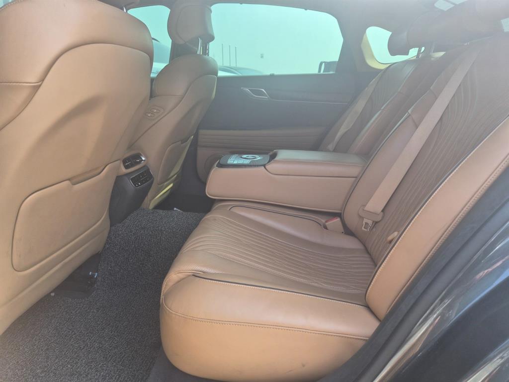 Genesis G80 - Vista 12