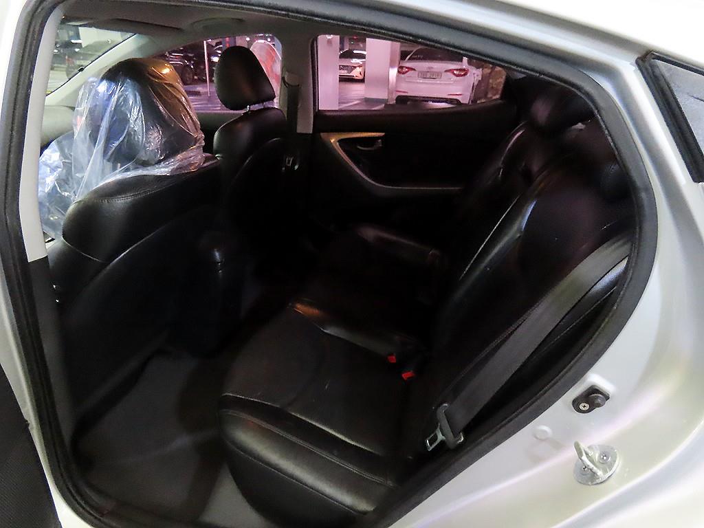 HYUNDAI Avante - Vista 7