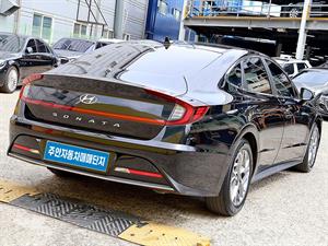 HYUNDAI Sonata - Vista 6