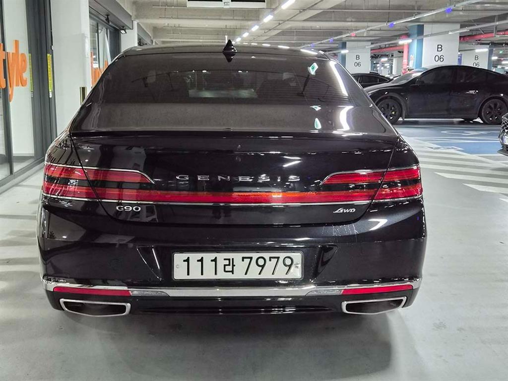 Genesis G90 - Vista 5