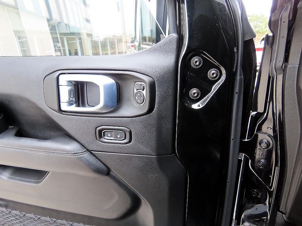 Jeep Wrangler - Vista 11