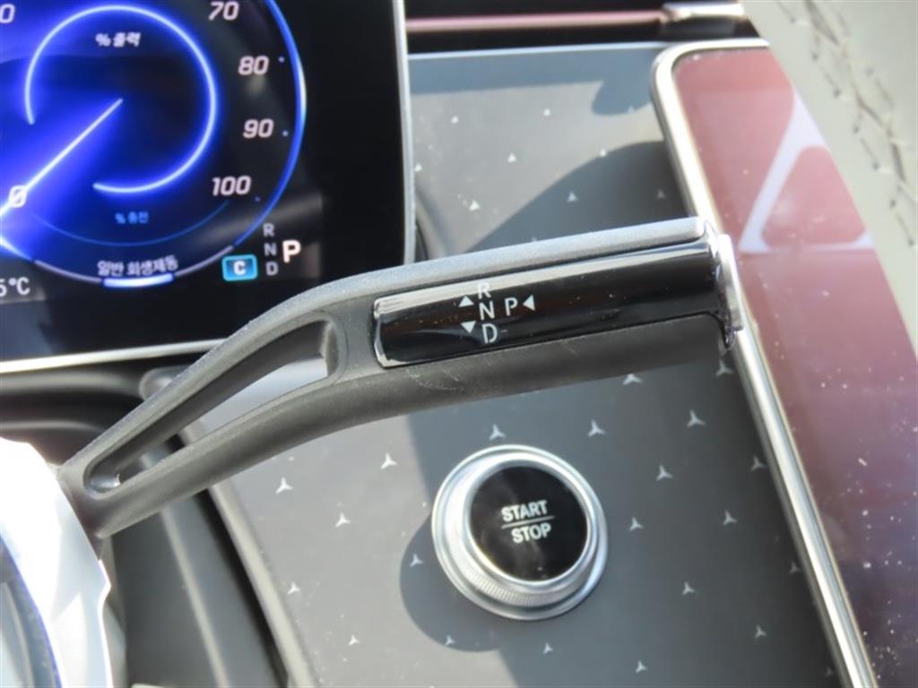 Mercedes Benz EQE - Vista 11