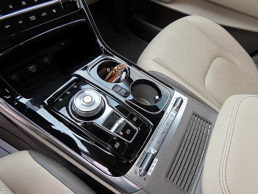 KIA Carnival - Vista 11