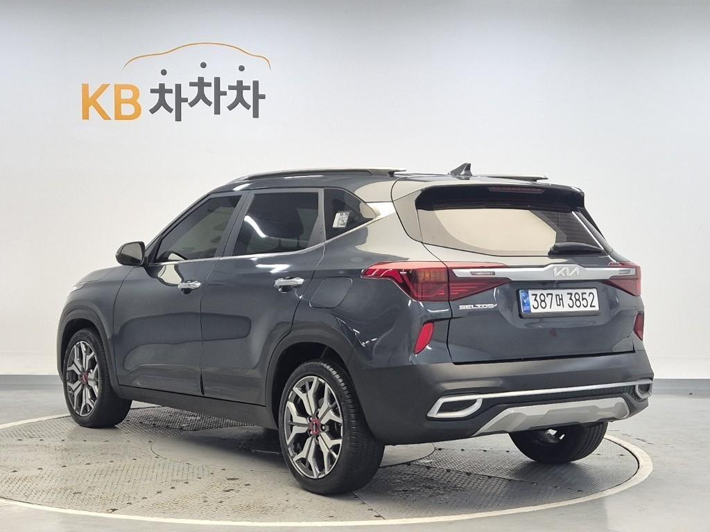 KIA Seltos - Vista 4