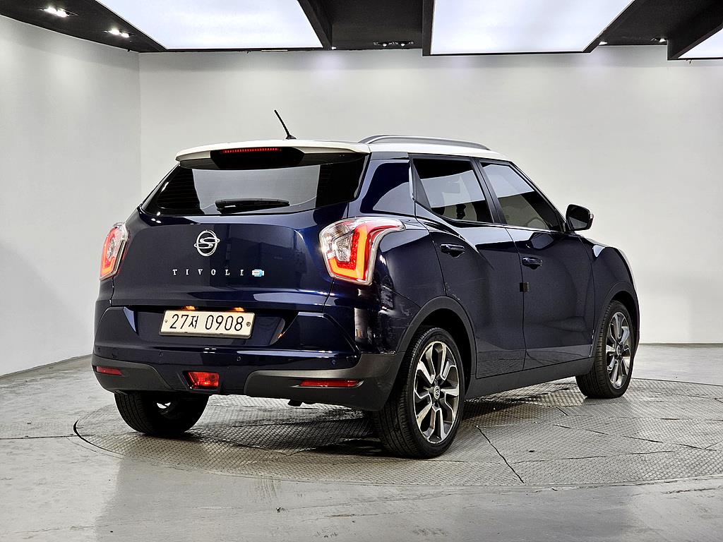 Ssangyong Tivoli - Vista 4
