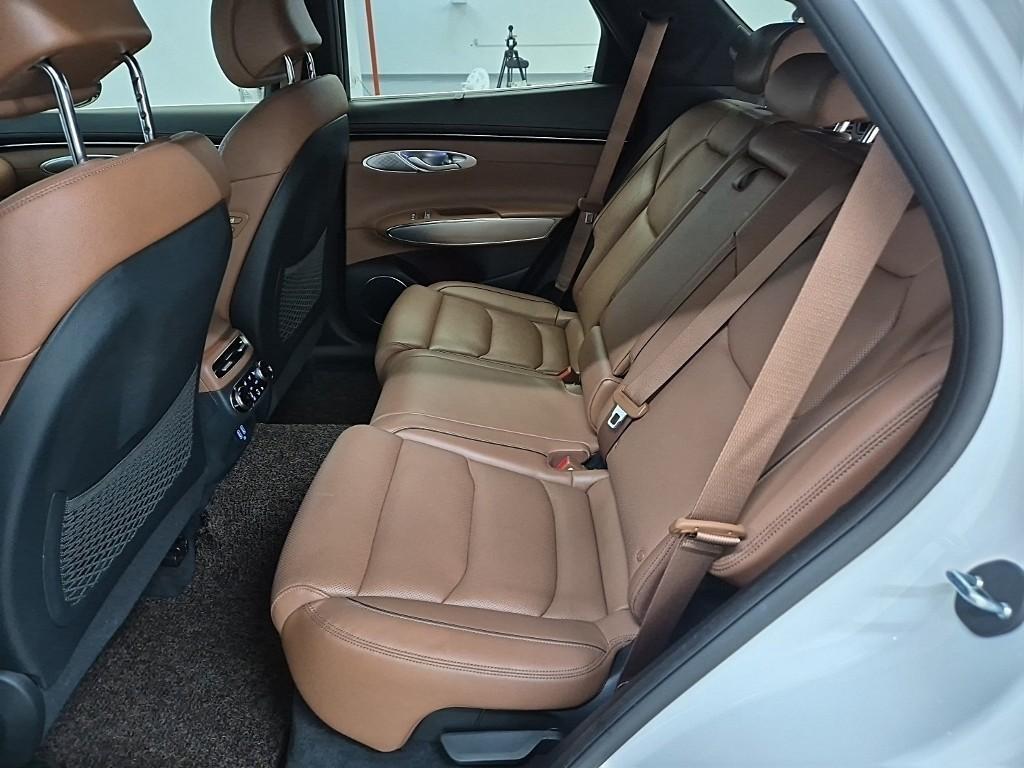 Genesis GV70 - Vista 12