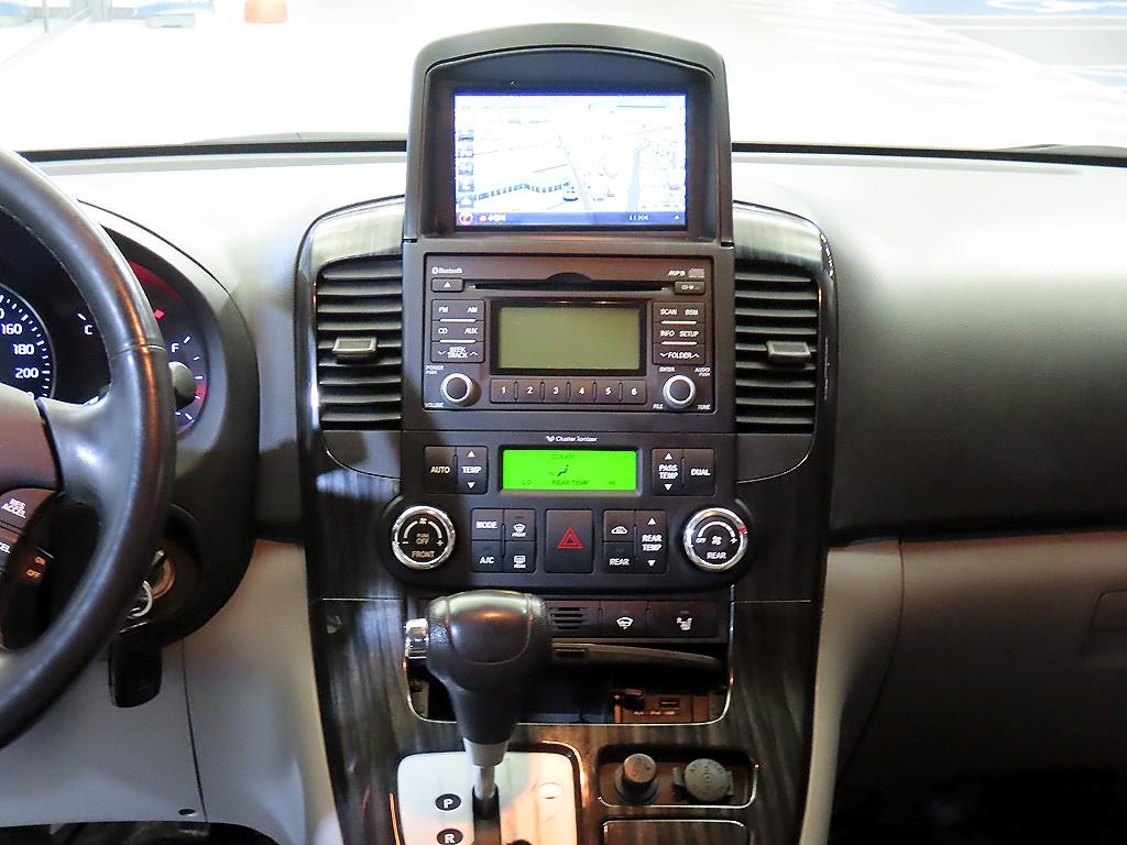 KIA Carnival - Vista 11