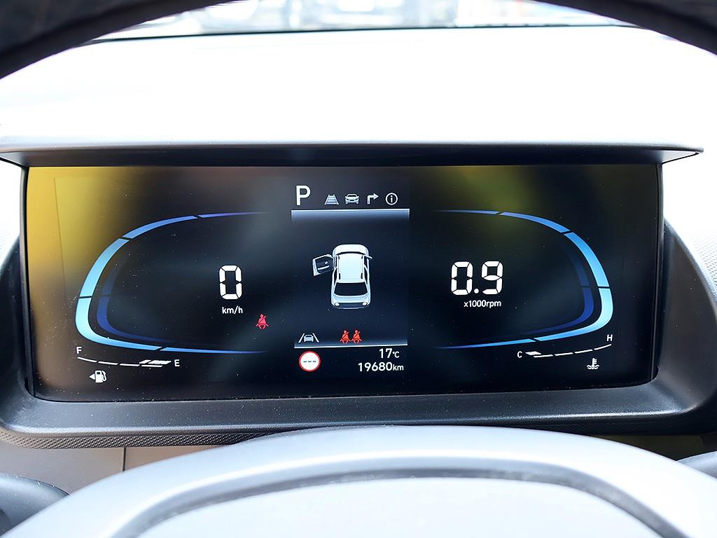 HYUNDAI Casper - Vista 11