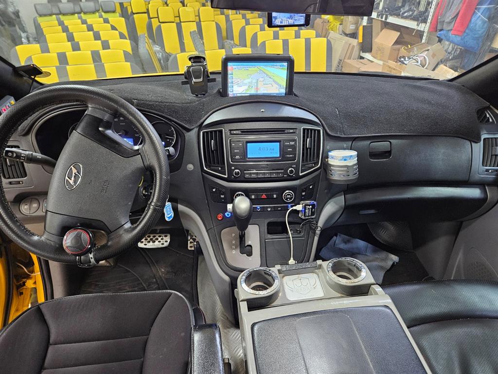 HYUNDAI Starex - Vista 8