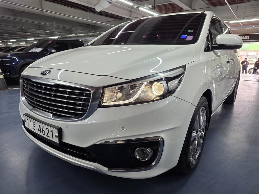KIA Carnival 2016 Blanco - Importación desde Corea - HF Imports Iquique - Foto 1