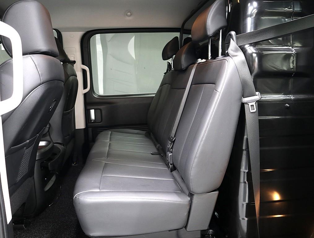 HYUNDAI Staria - Vista 10